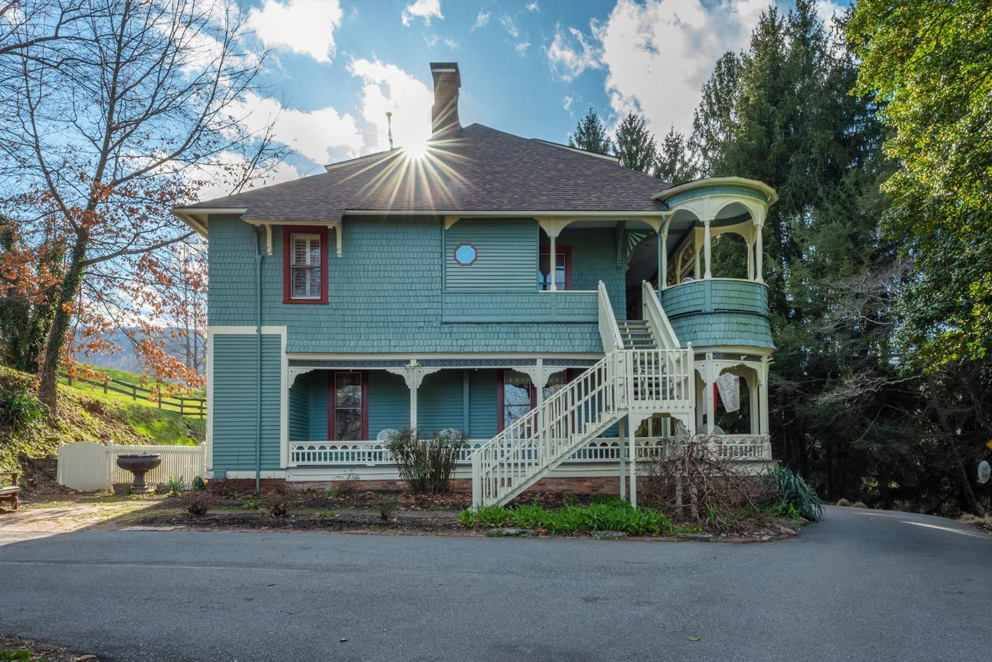 Engadine Inn And Cabins Candler Εξωτερικό φωτογραφία