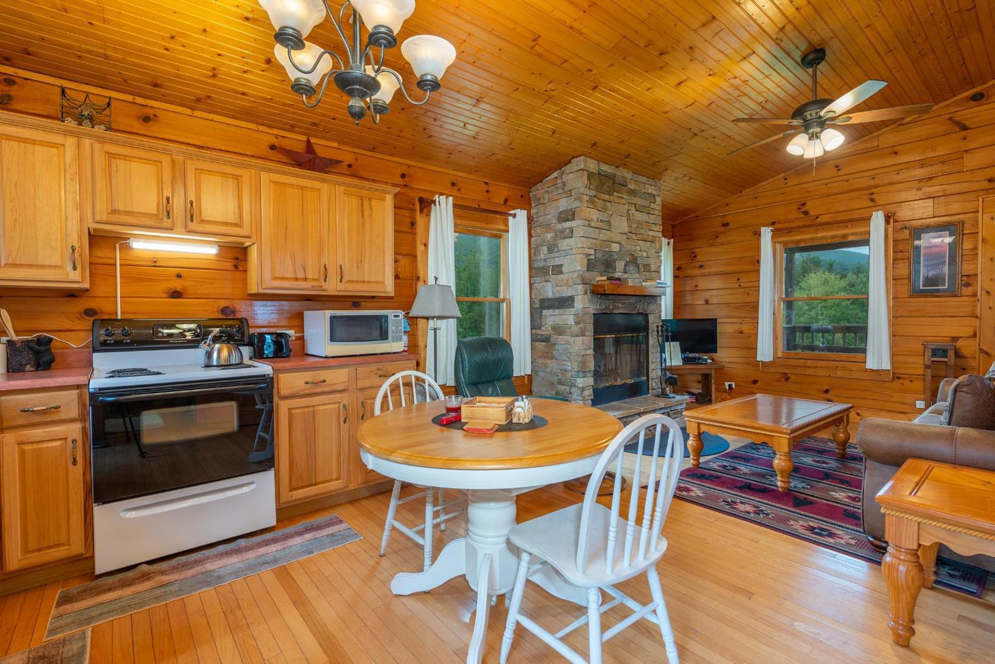 Engadine Inn And Cabins Candler Εξωτερικό φωτογραφία