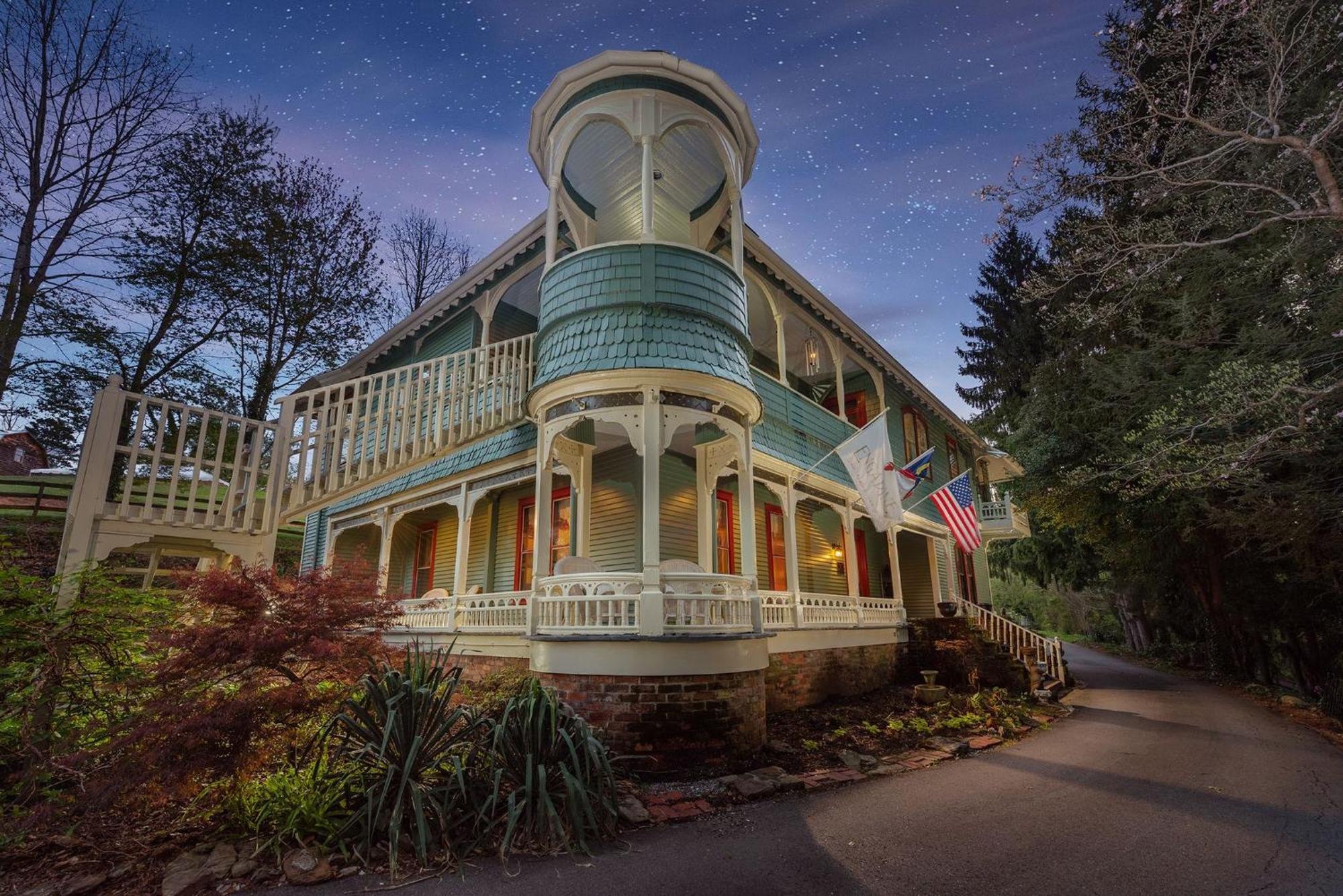 Engadine Inn And Cabins Candler Εξωτερικό φωτογραφία