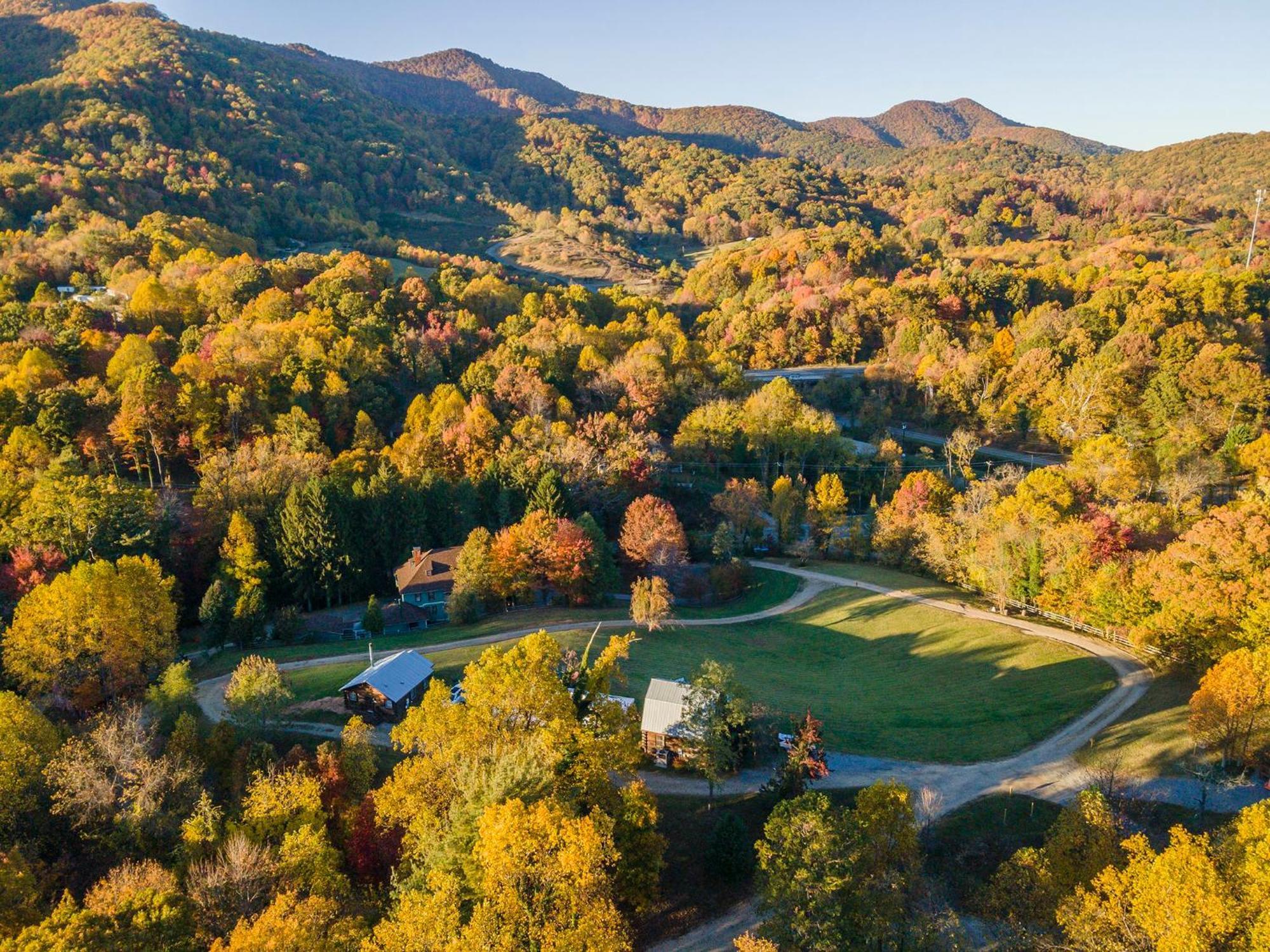 Engadine Inn And Cabins Candler Εξωτερικό φωτογραφία