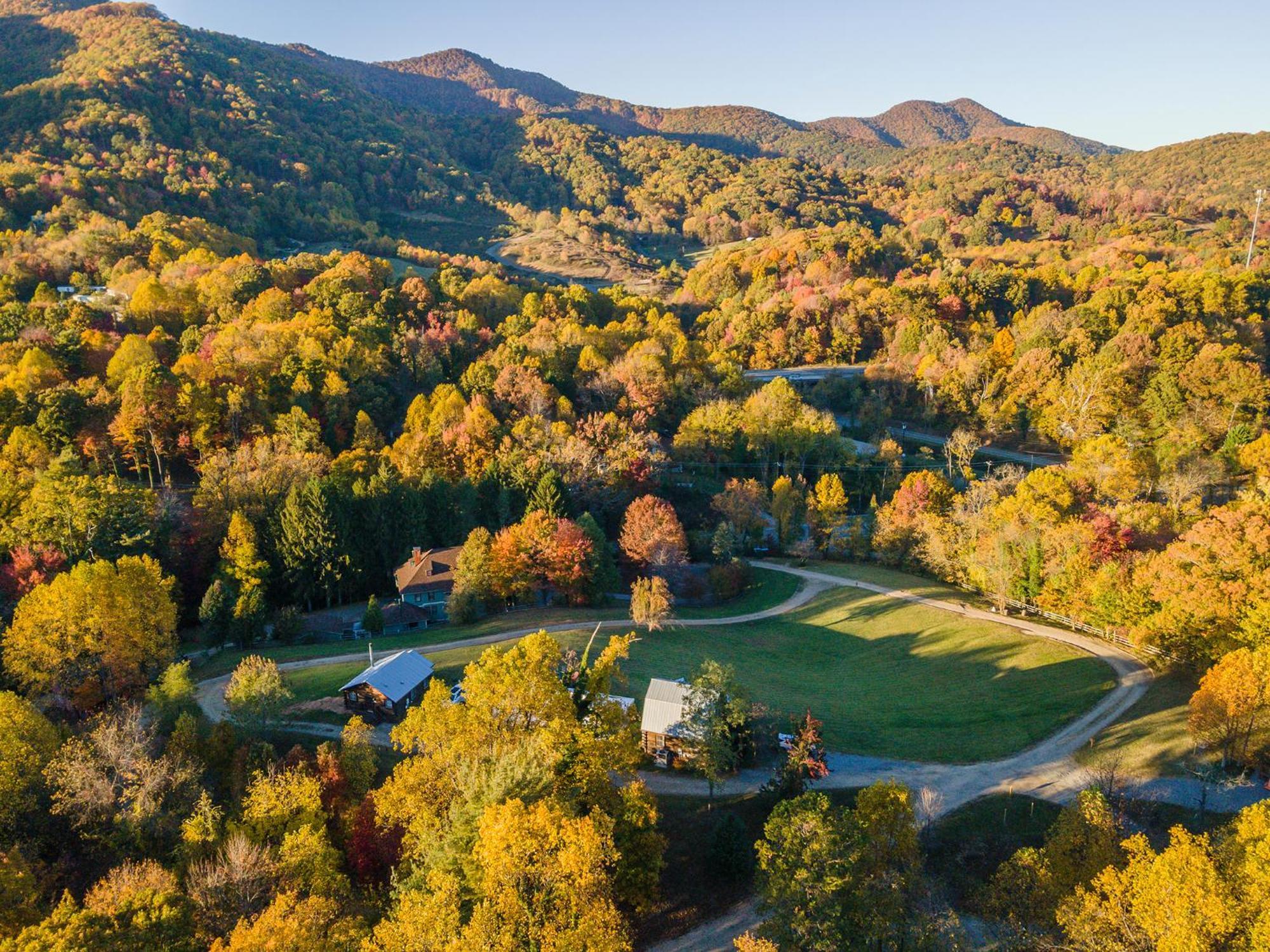 Engadine Inn And Cabins Candler Εξωτερικό φωτογραφία