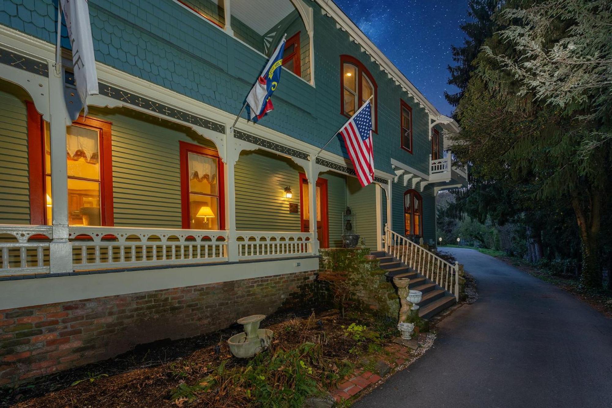 Engadine Inn And Cabins Candler Εξωτερικό φωτογραφία